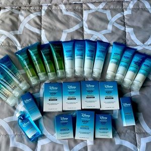 Disney Resort H2O Travel Toiletries 25 piece set